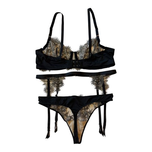 *SKARLETT BLUE* Entice Lace 3 Piece Lingerie Set, Black/Nylon Medium - Picture 4 of 7